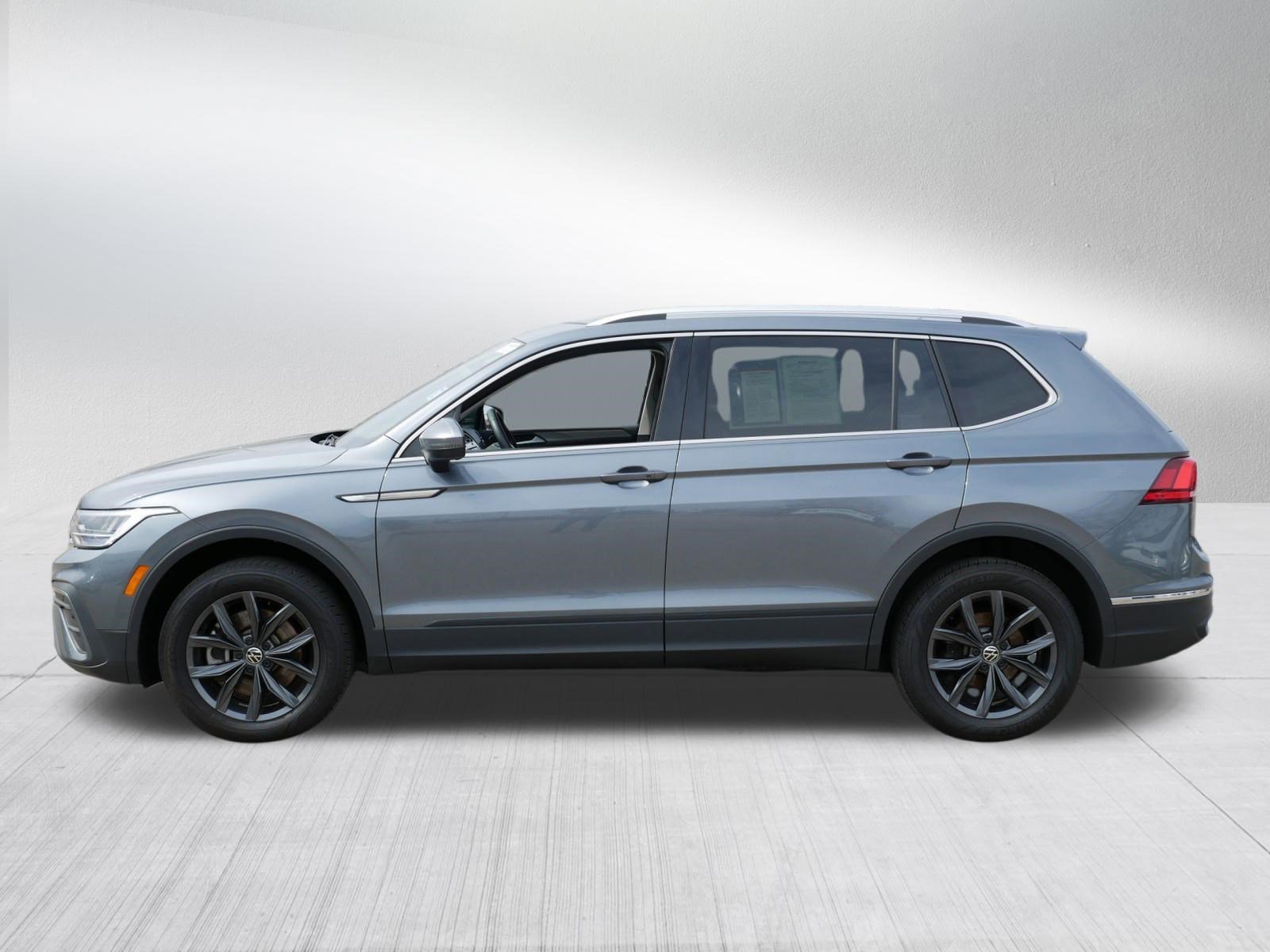 Certified 2023 Volkswagen Tiguan SE image 4