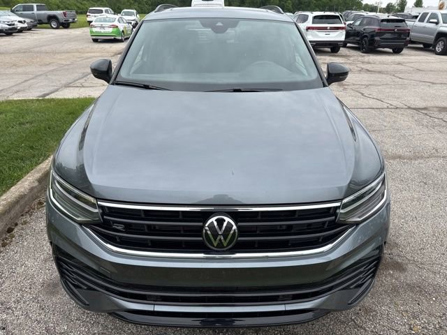 Used 2023 Volkswagen Tiguan SE R-Line AWD/4WD image 10