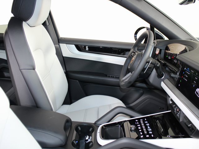 New 2025 Porsche Cayenne Coupe image 28