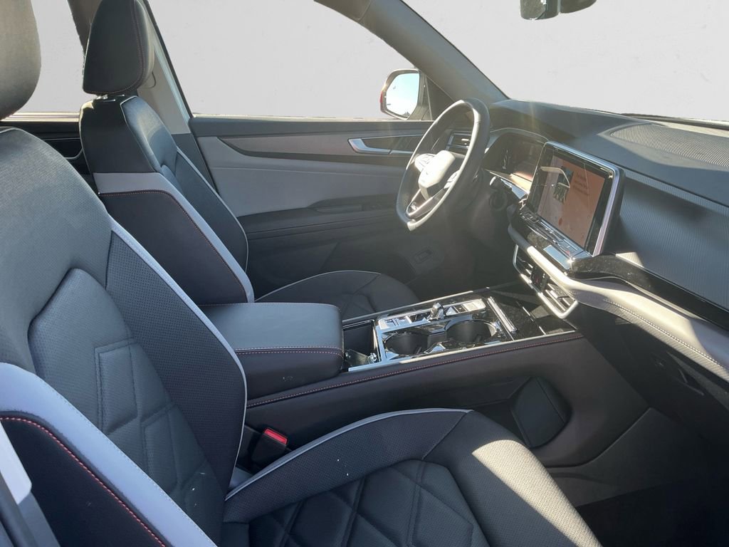 New 2026 Volkswagen Atlas Peak Edition image 15