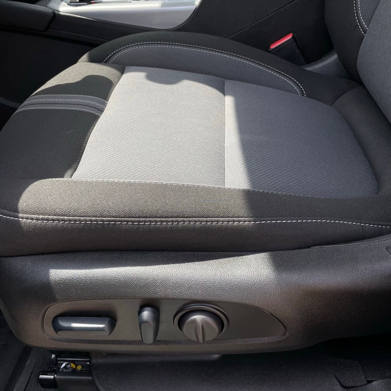 Used 2024 Chevrolet Blazer LT w/ Convenience Package FWD image 22