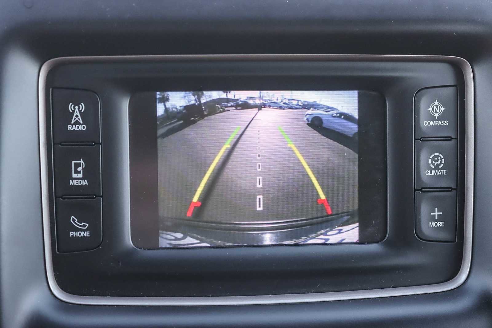 Used 2017 Jeep Grand Cherokee Laredo image 23