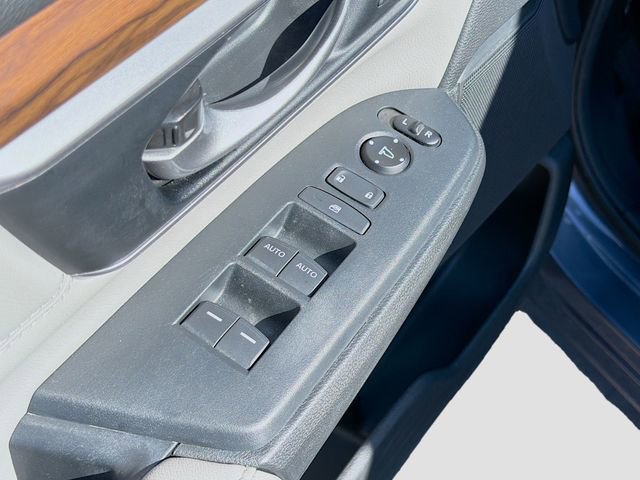 Used 2017 Honda CR-V Touring image 23