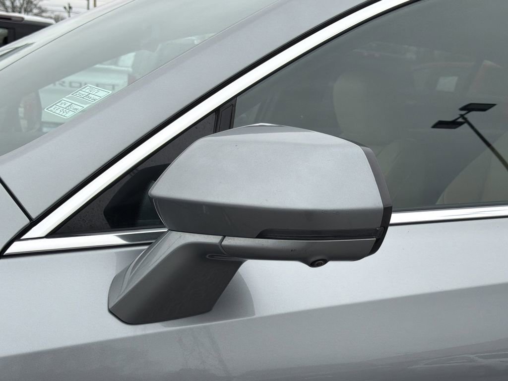 Used 2025 Cadillac XT4 Premium Luxury image 14