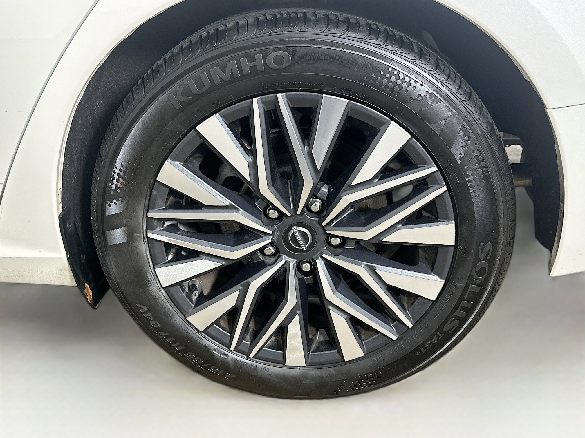 Used 2025 Nissan Altima 2.5 SV image 11