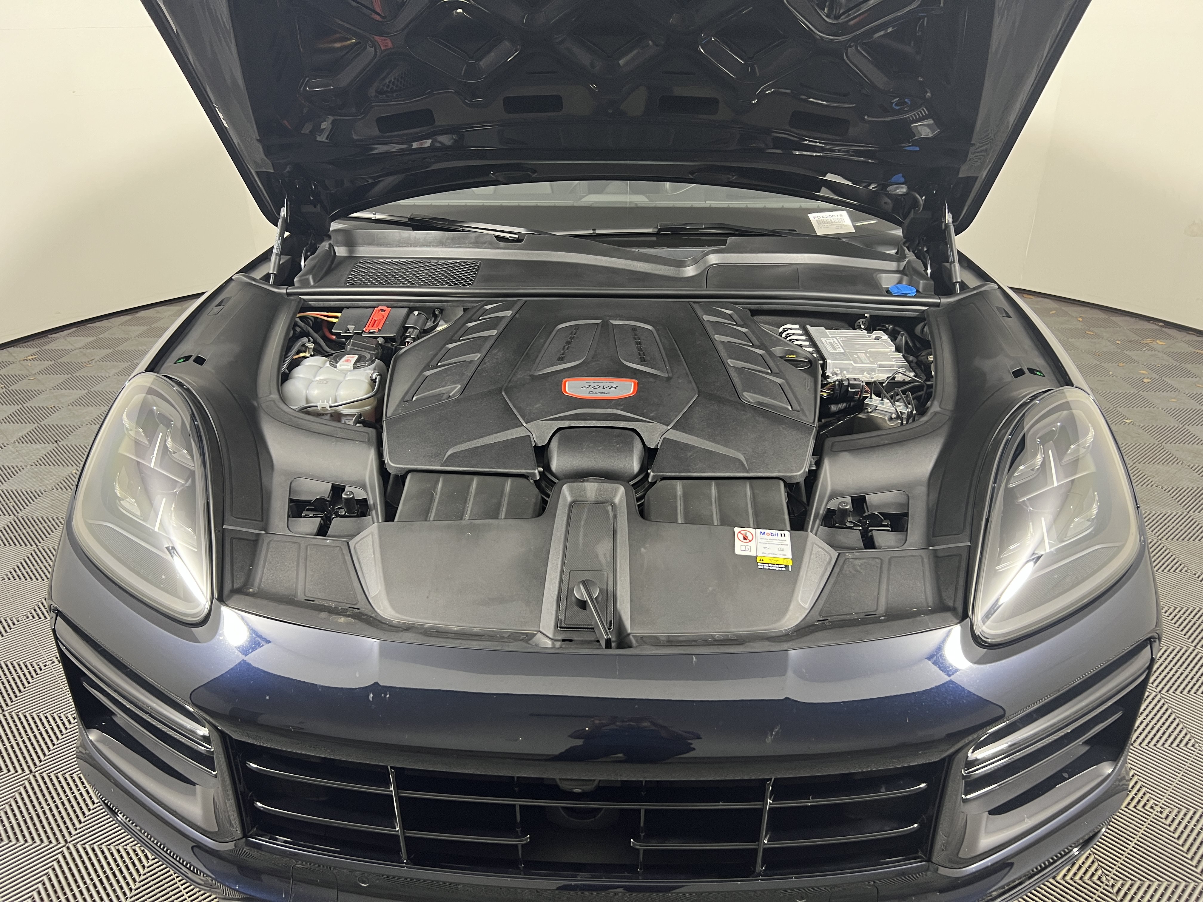 Certified 2023 Porsche Cayenne Turbo AWD/4WD image 22