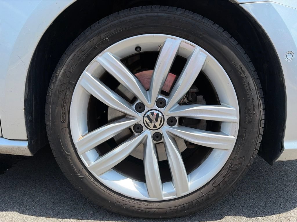 Used 2018 Volkswagen Passat 2.0T SEL Premium FWD image 23