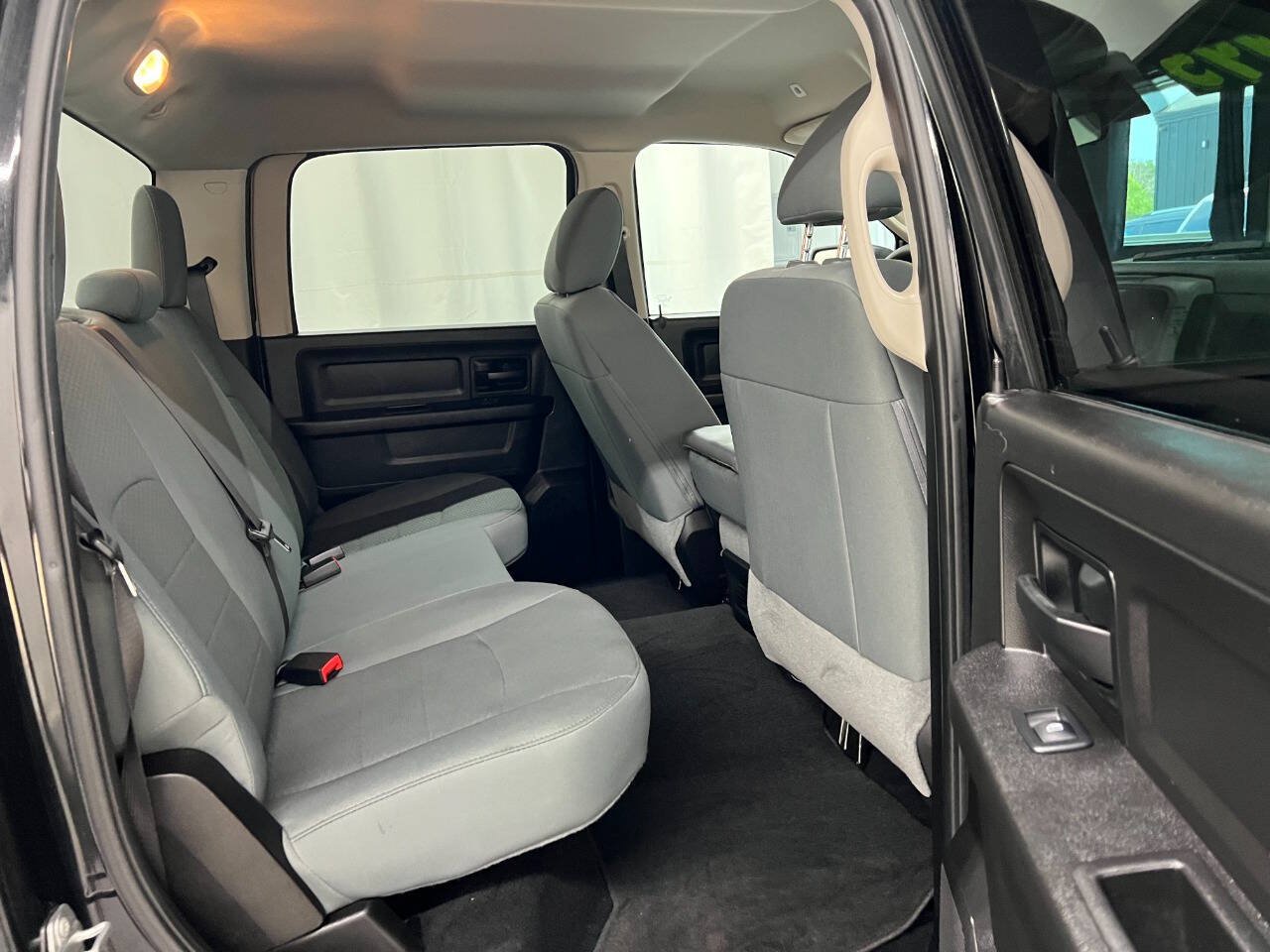 Used 2019 RAM 1500 Express w/ Express Value Package AWD/4WD image 10