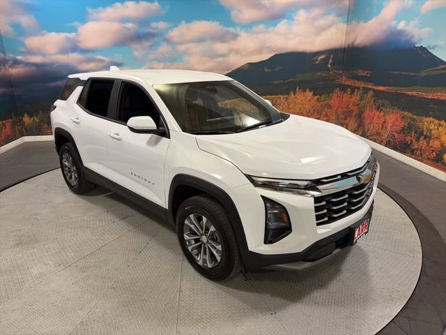 Used 2026 Chevrolet Equinox LT image 2