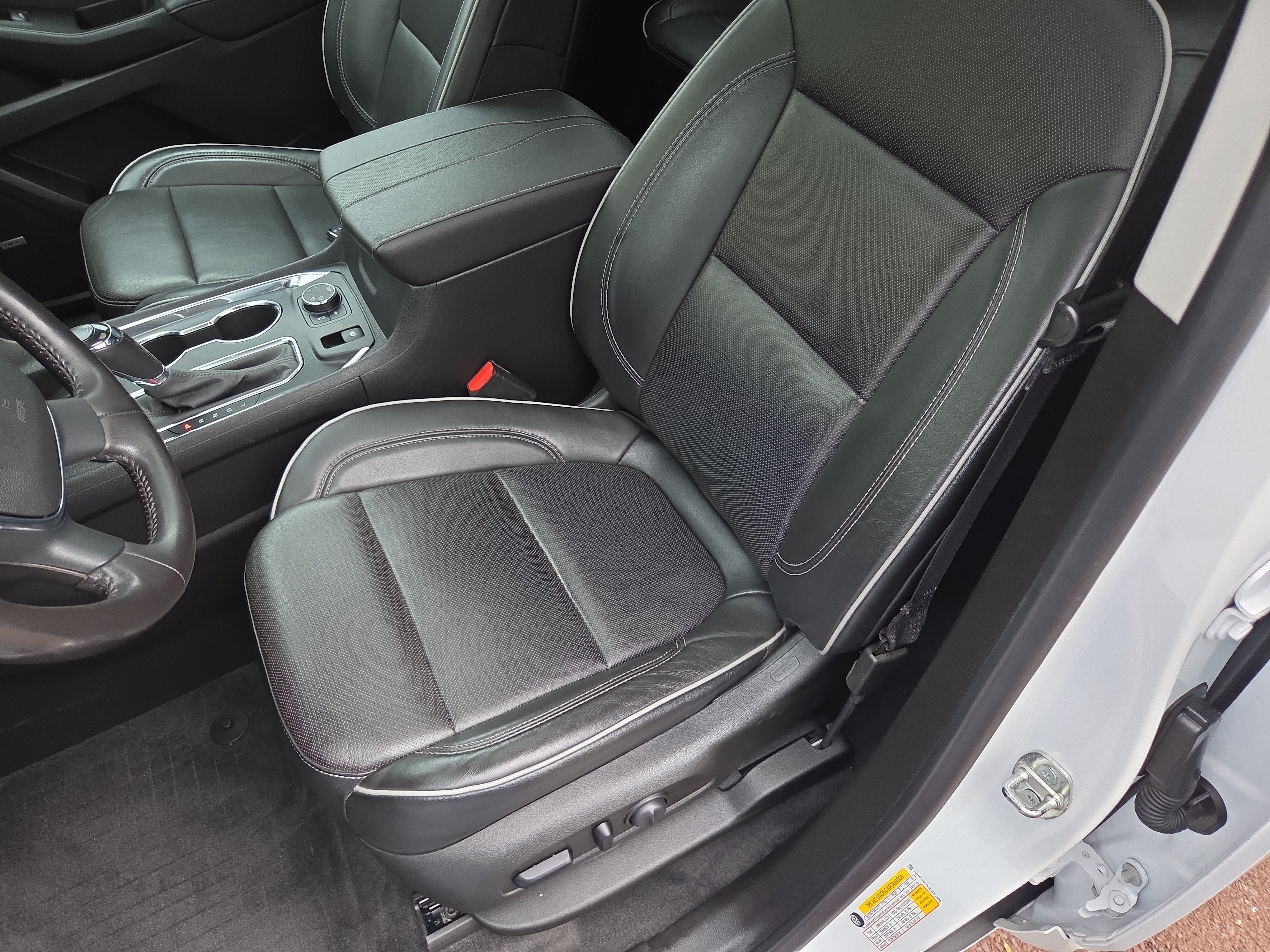 Used 2020 Chevrolet Traverse High Country w/ LPO, Floor Liner Package AWD/4WD image 12
