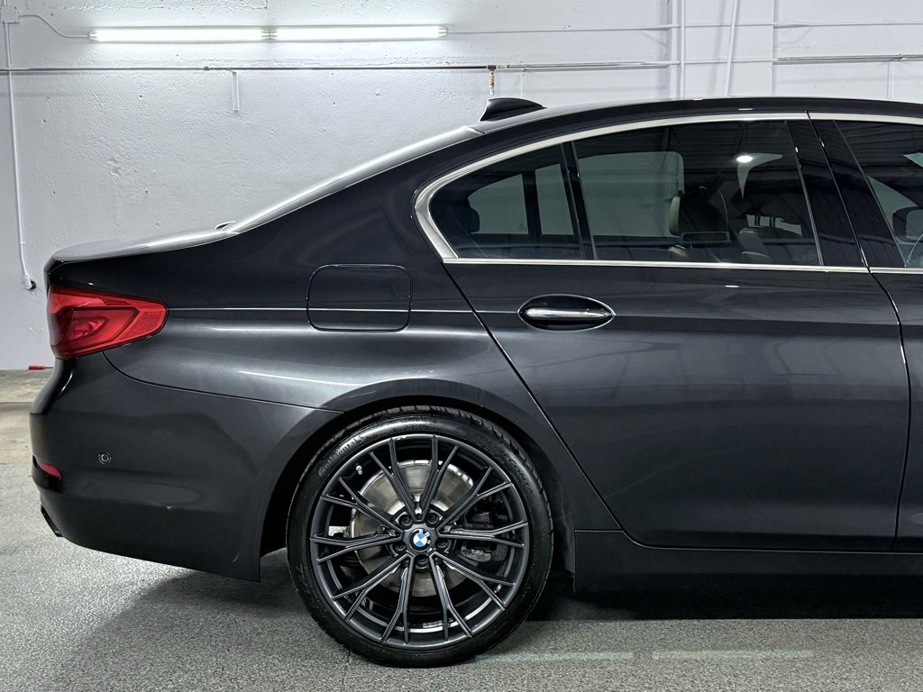 Used 2017 BMW 540i xDrive image 7