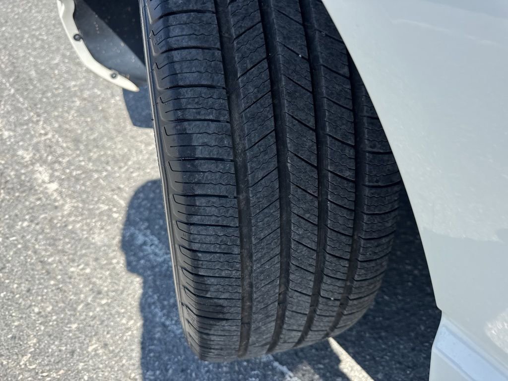 Used 2003 Ford Thunderbird Deluxe image 24