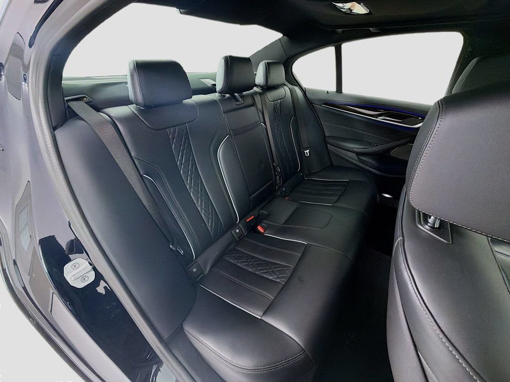 Used 2021 BMW M550i xDrive w/ Premium Package AWD/4WD image 30