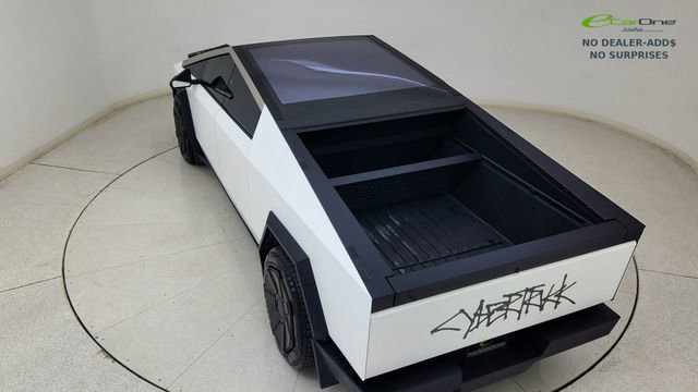 Used 2024 Tesla Cybertruck AWD Crew Cab image 77