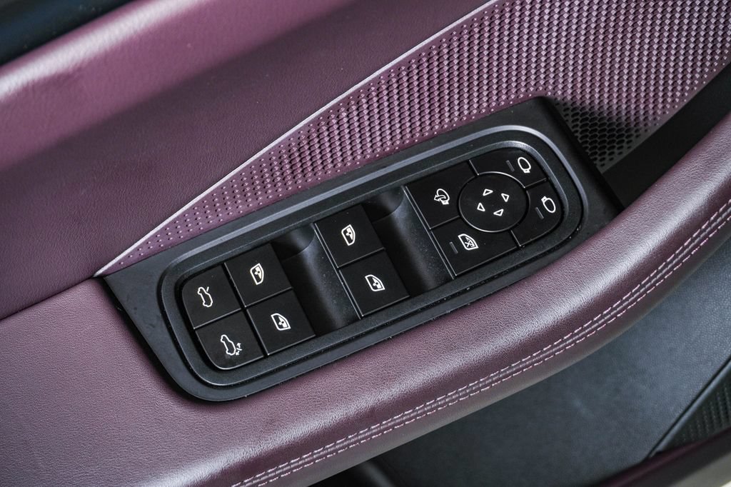 Certified 2025 Porsche Macan 4 Electric AWD/4WD image 26