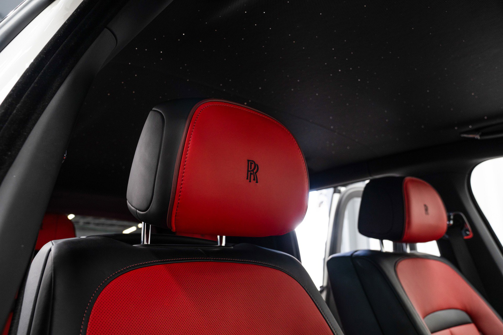 Used 2023 Rolls-Royce Cullinan Black Badge w/ Dark Exterior Package image 32