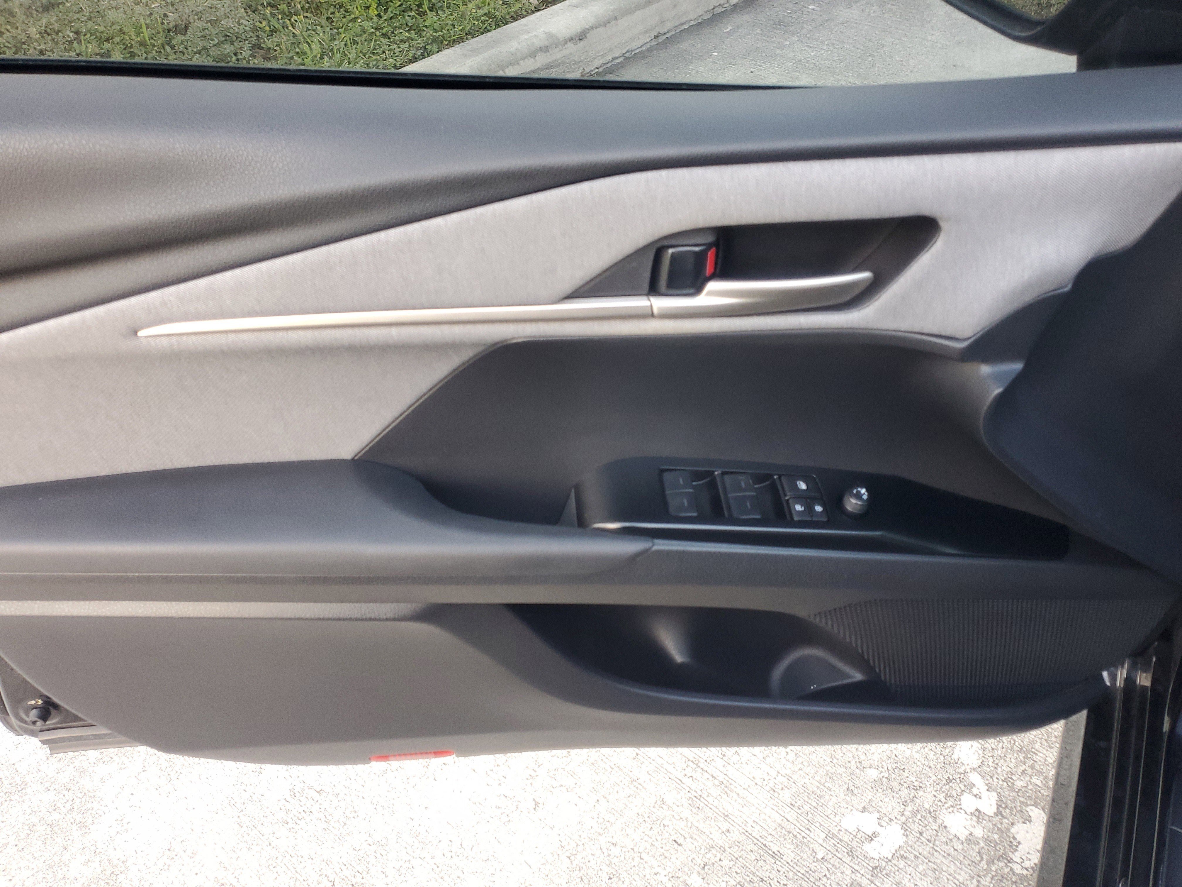 Used 2025 Toyota Camry LE image 18