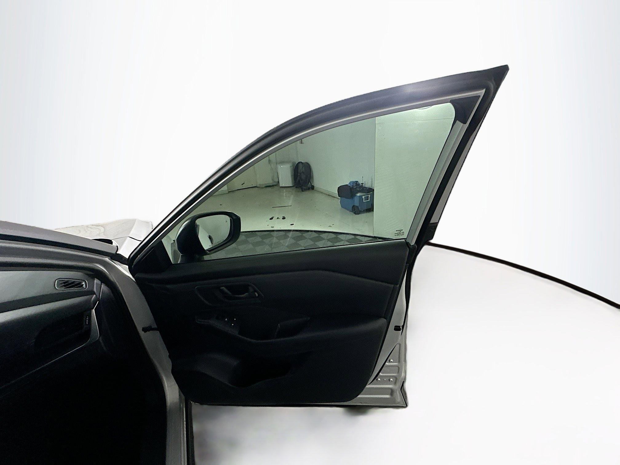 Used 2024 Nissan Rogue S FWD image 30