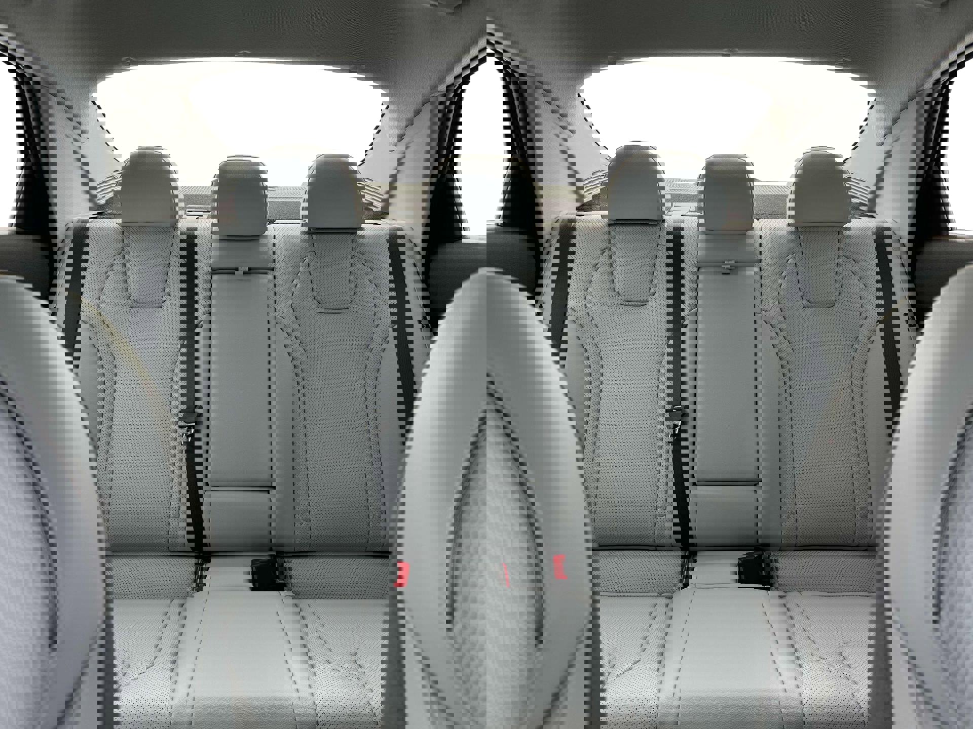 New 2025 Hyundai Elantra Limited image 16