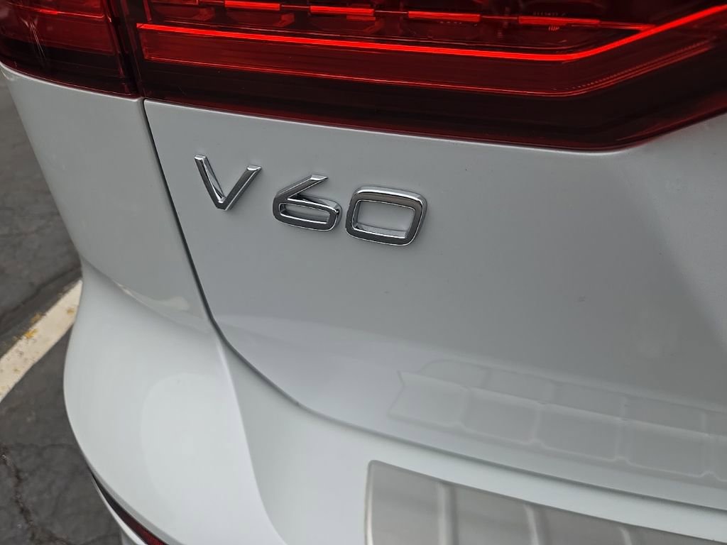 Certified 2024 Volvo V60 B5 Cross Country Ultimate image 7