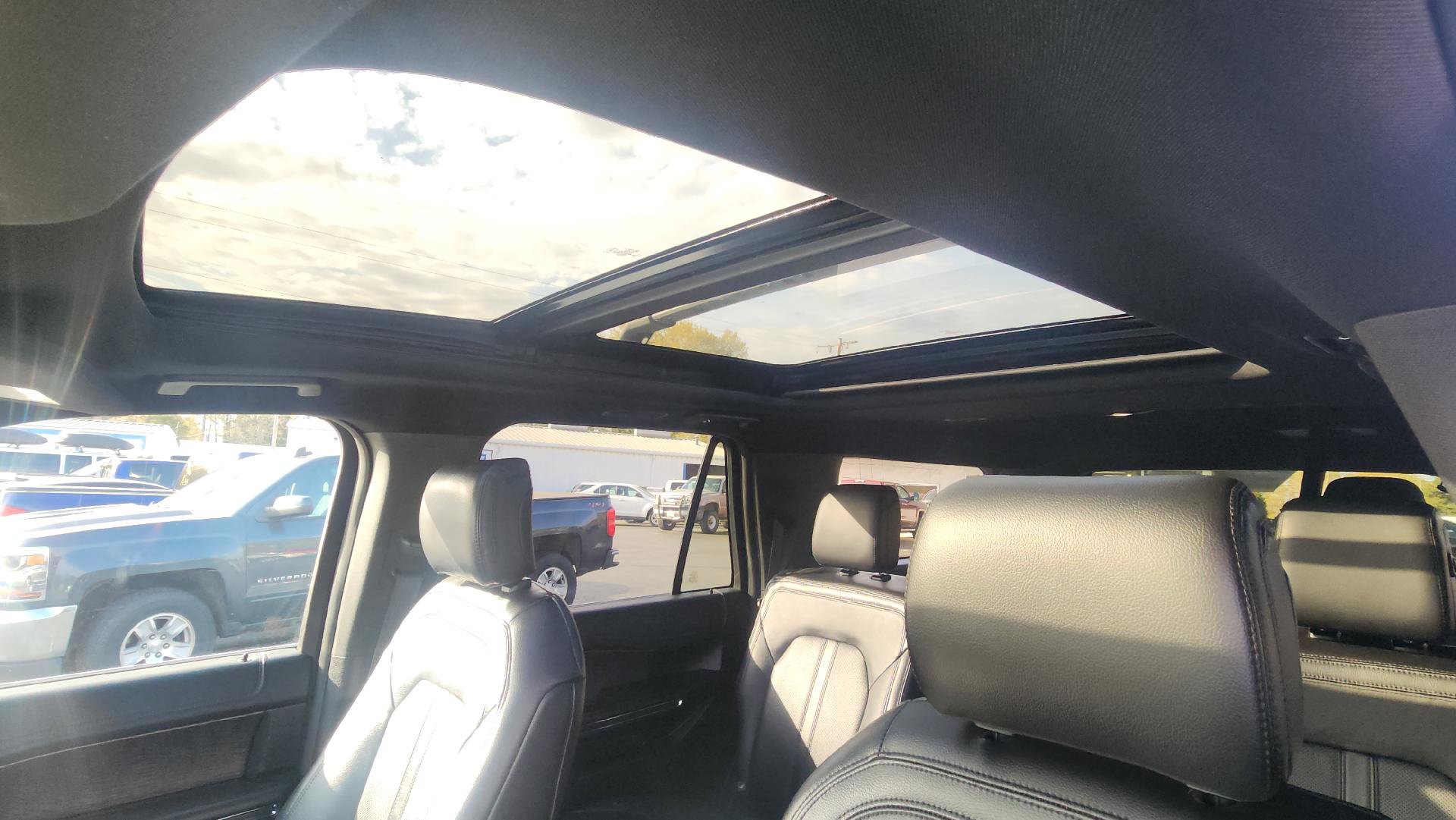 Used 2019 Ford Expedition Max Limited w/ Special Edition Package image 9