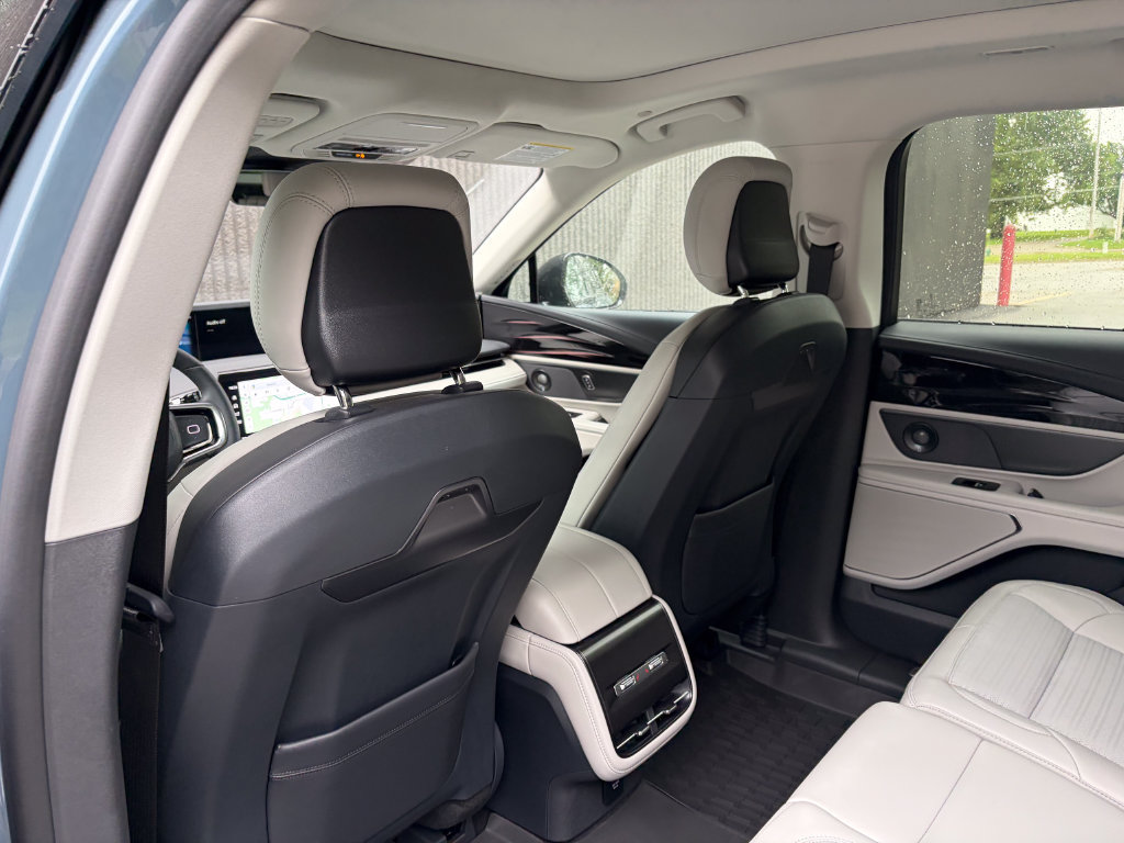 New 2026 Lincoln Nautilus Reserve w/ Jet Appearance Package AWD/4WD image 19