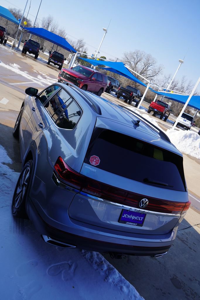 Used 2025 Volkswagen Atlas SE image 11