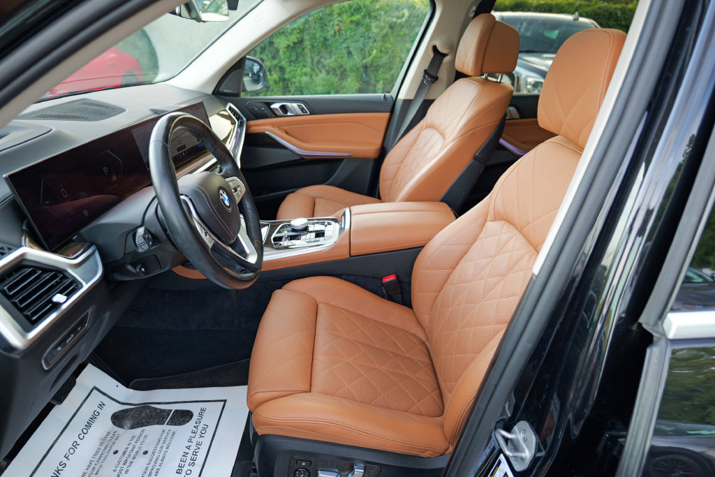 Used 2024 BMW X7 xDrive40i w/ Executive Package AWD/4WD image 21
