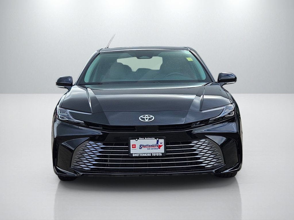 Used 2026 Toyota Camry XLE FWD image 2