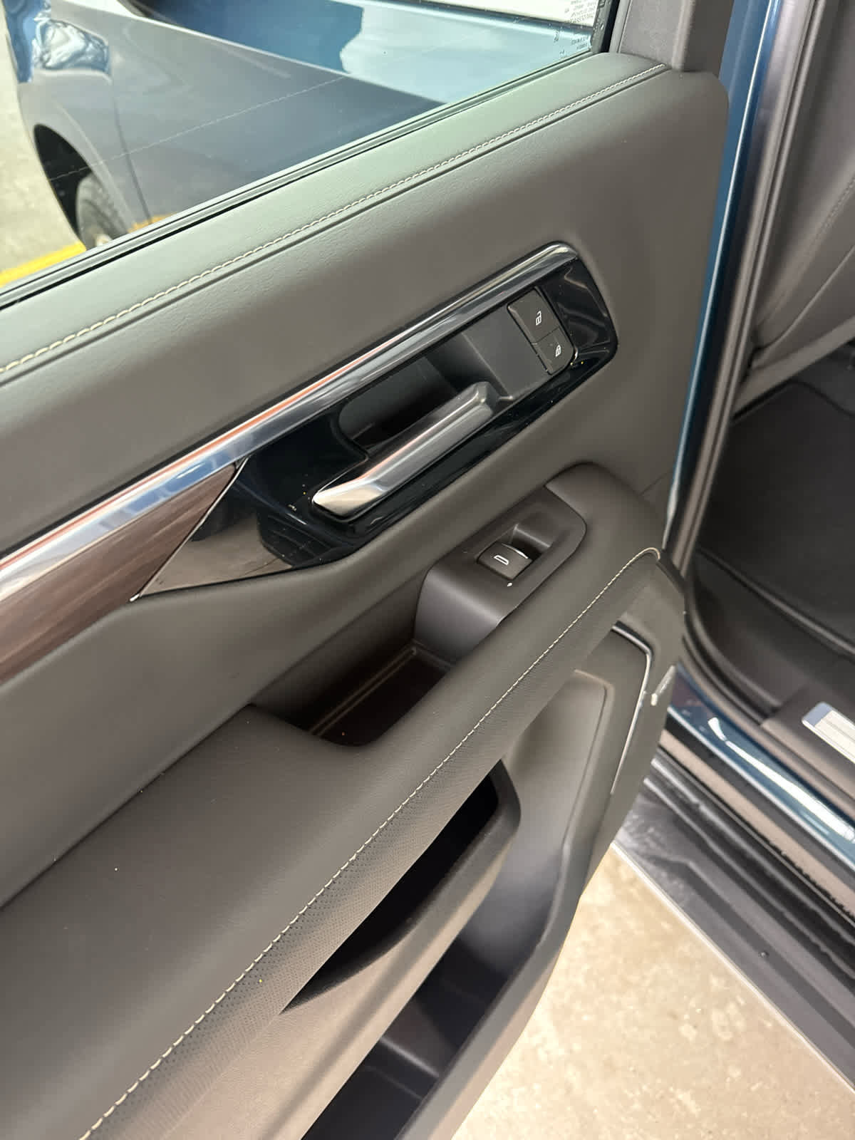 New 2026 Chevrolet Suburban Premier image 37