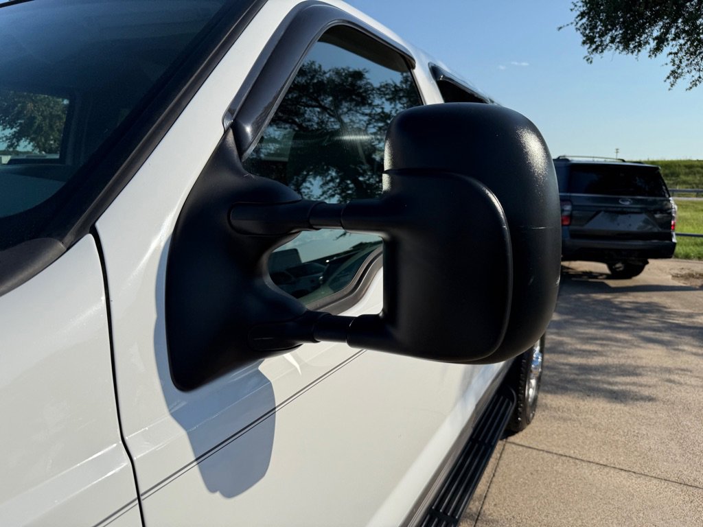 Used 2005 Ford Excursion XLT image 12