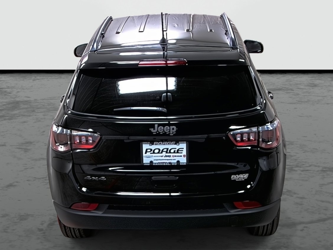 New 2026 Jeep Compass Latitude image 3