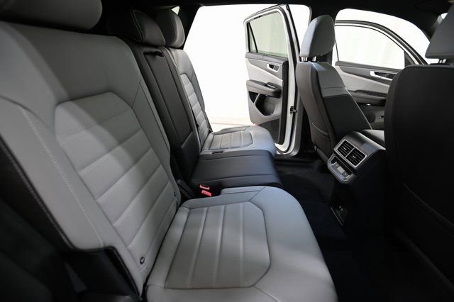 New 2025 Volkswagen Atlas Cross Sport SEL image 28