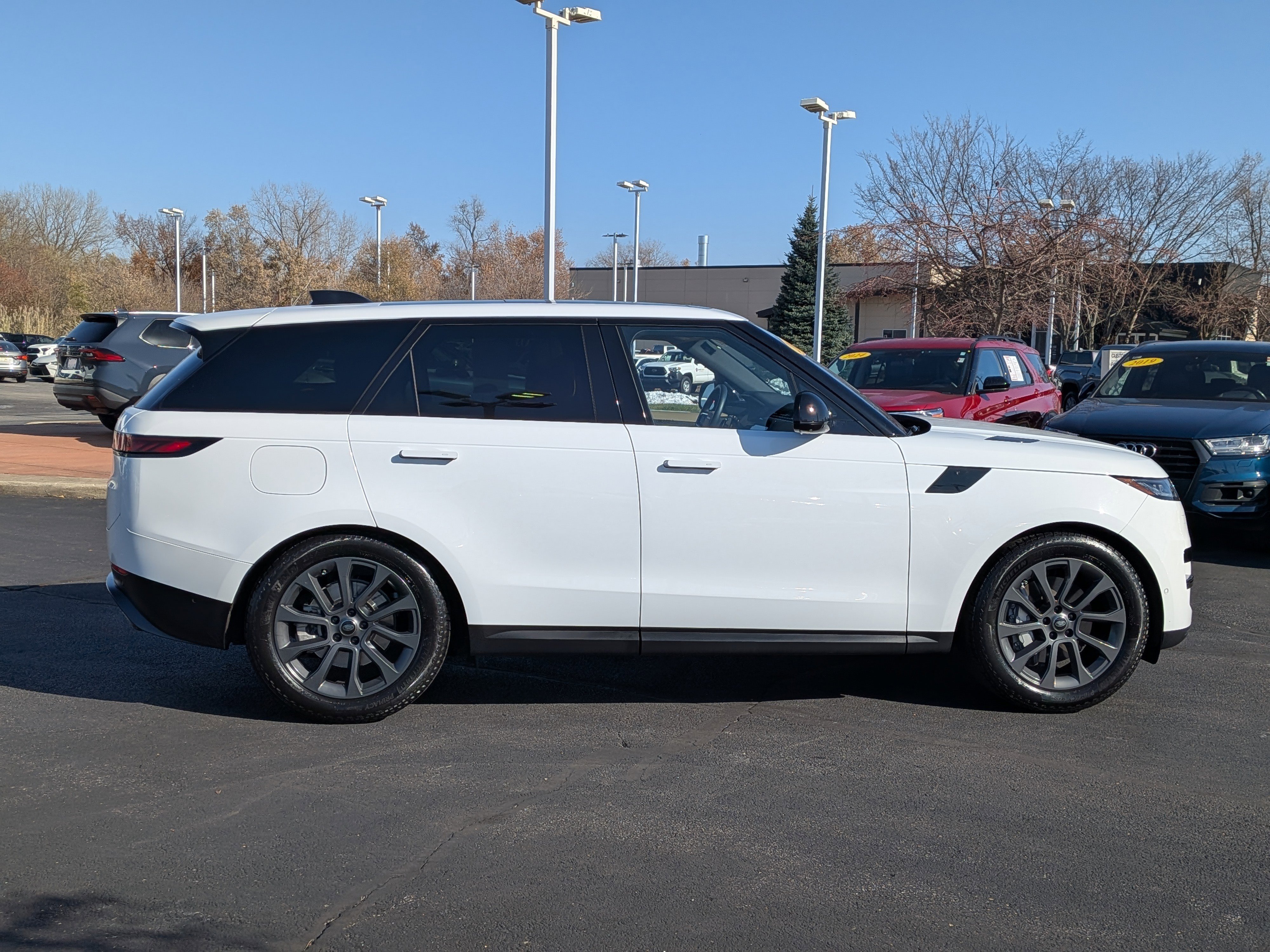 Used 2024 Land Rover Range Rover Sport SE image 9