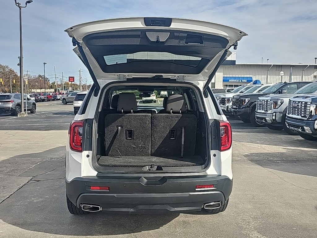 Certified 2022 GMC Acadia SLT w/ Elevation Edition image 6