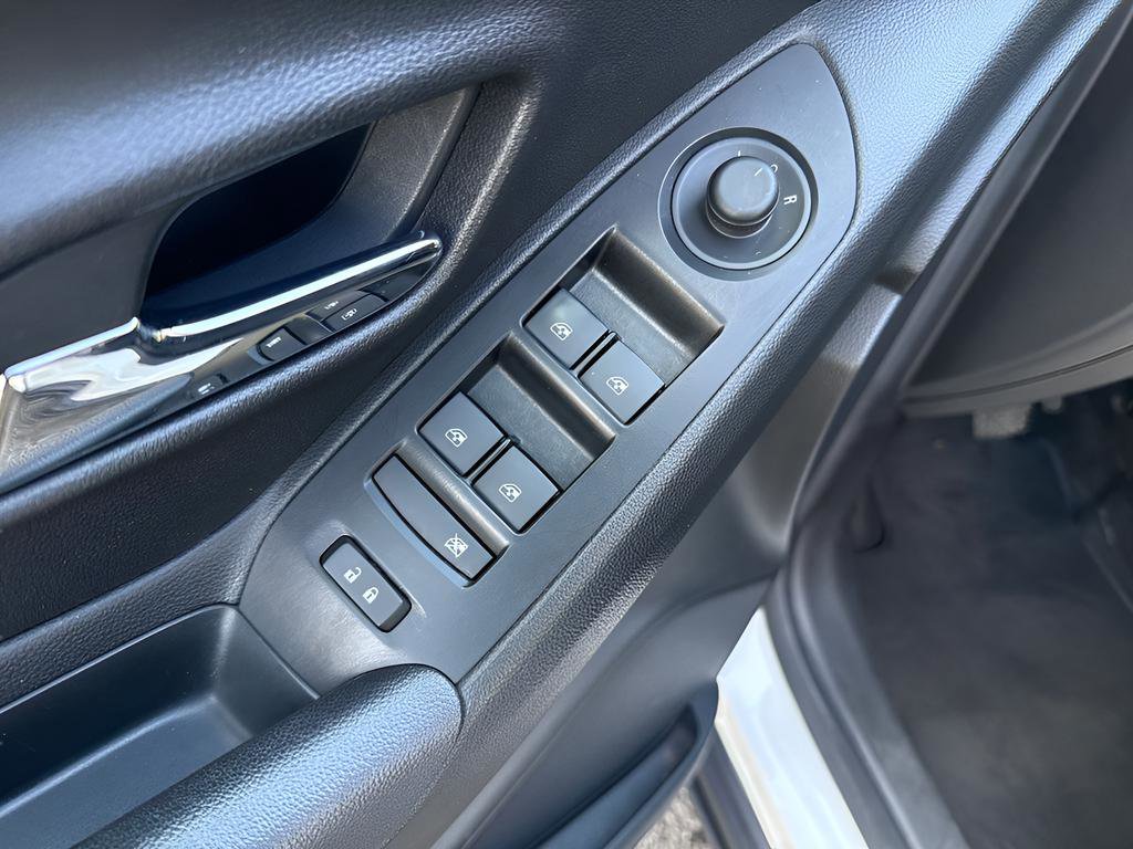 Used 2020 Chevrolet Trax LS AWD/4WD image 19
