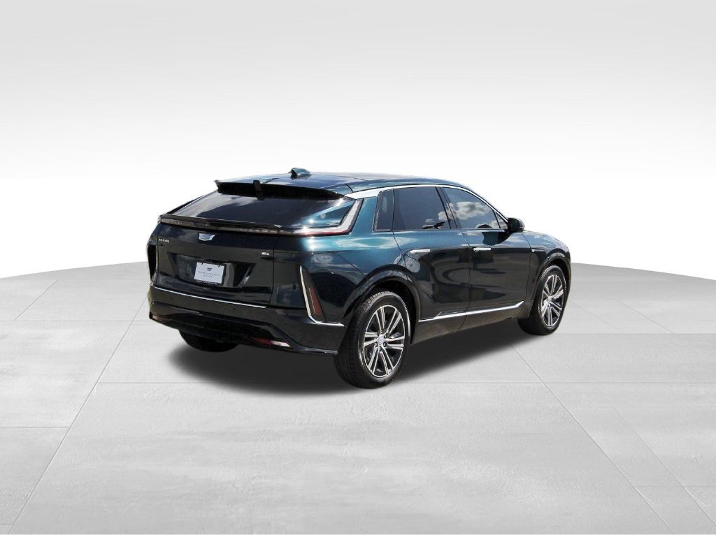 New 2027 Cadillac Lyriq Luxury AWD/4WD image 4