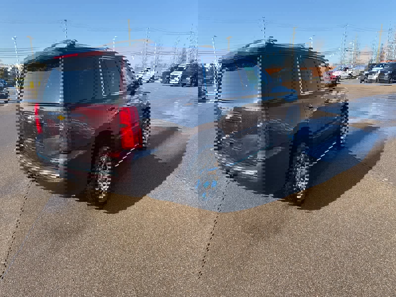 Used 2020 Chevrolet Tahoe Premier w/ Premier 6.2L Value Package image 13