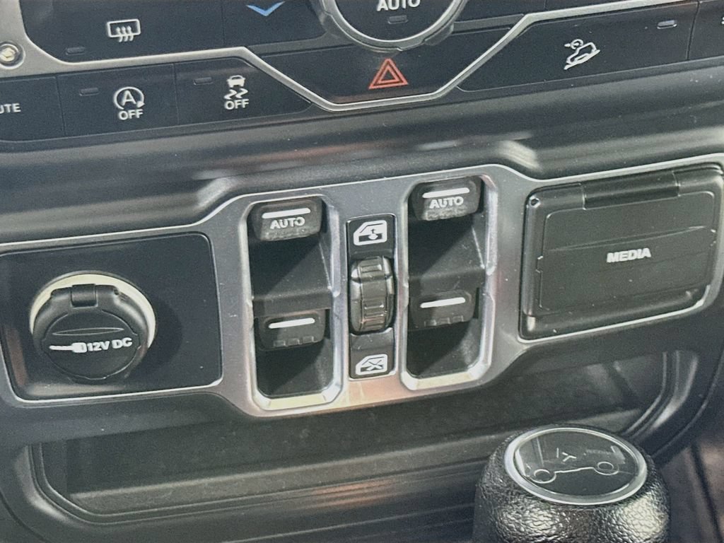 Used 2018 Jeep Wrangler Unlimited Sport S AWD/4WD image 29