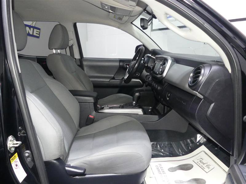 Used 2016 Toyota Tacoma SR5 w/ SR5 Appearance Package (SN) image 20