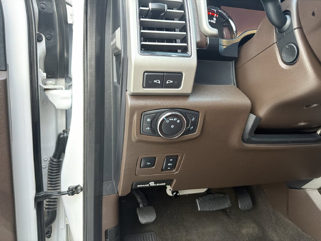 Used 2018 Ford F350 King Ranch w/ King Ranch Ultimate Package AWD/4WD image 11