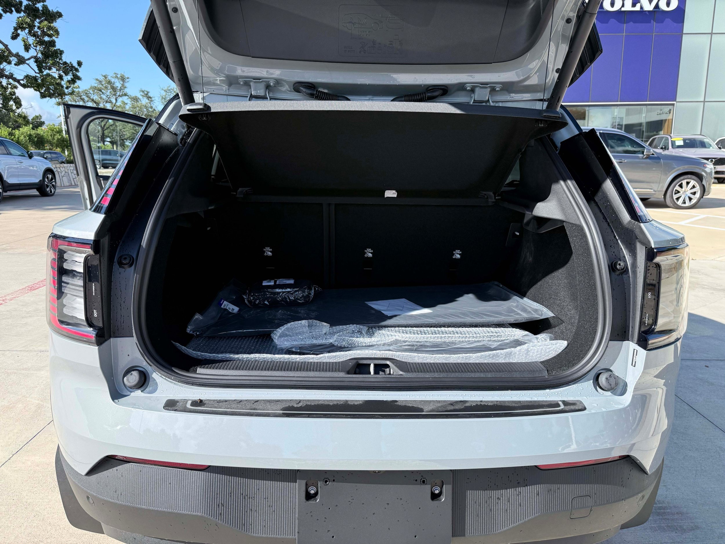 New 2026 Volvo EX30 Plus w/ Protection Package Premier AWD/4WD image 22