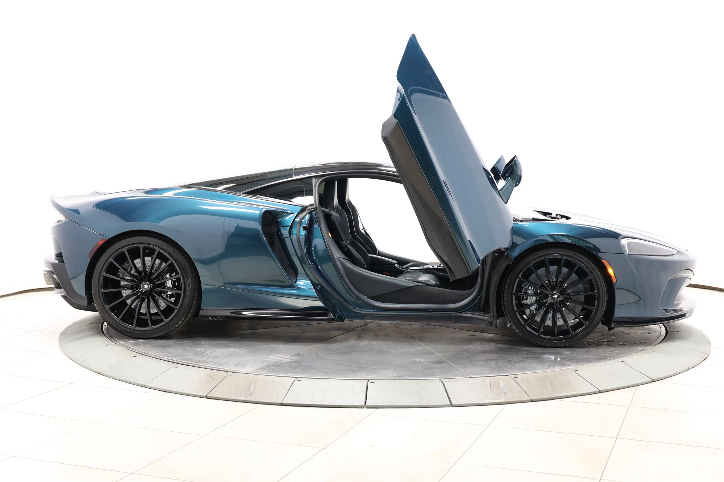 Used 2021 McLaren GT RWD image 82