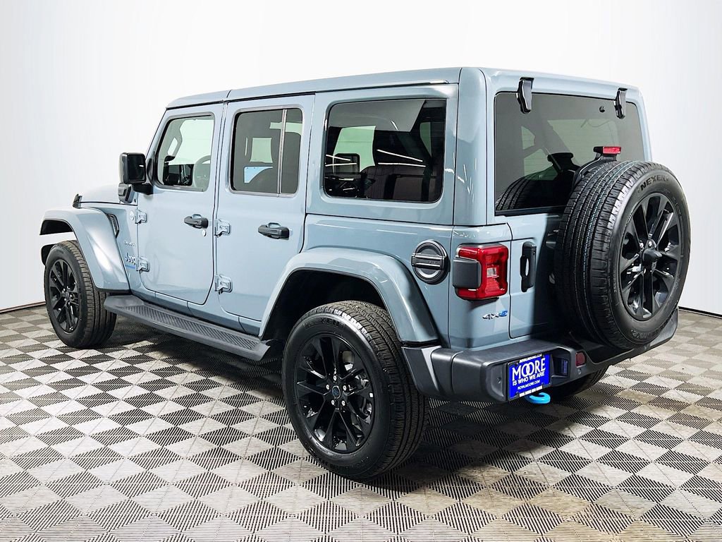 Used 2024 Jeep Wrangler Unlimited Sahara w/ Technology Group image 5