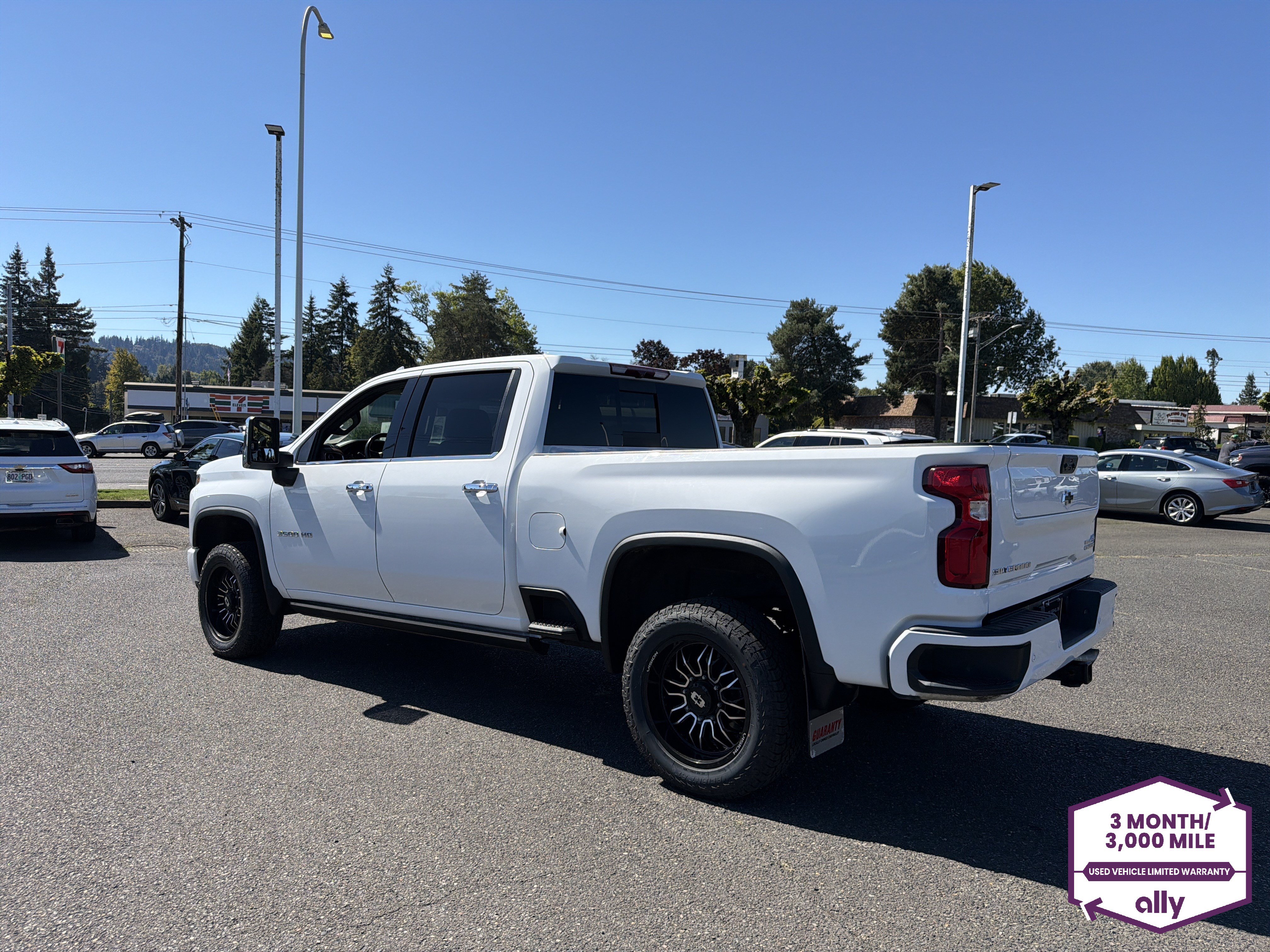 Used 2022 Chevrolet Silverado 3500 High Country w/ Safety Package II AWD/4WD image 3