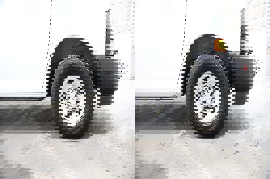 Used 2021 Chevrolet Express 3500 Extended w/ Driver Convenience Package image 15