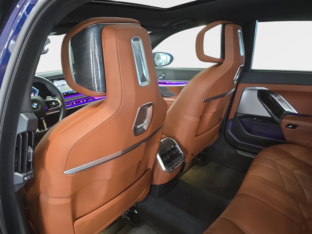 Certified 2023 BMW 760i xDrive AWD/4WD image 10