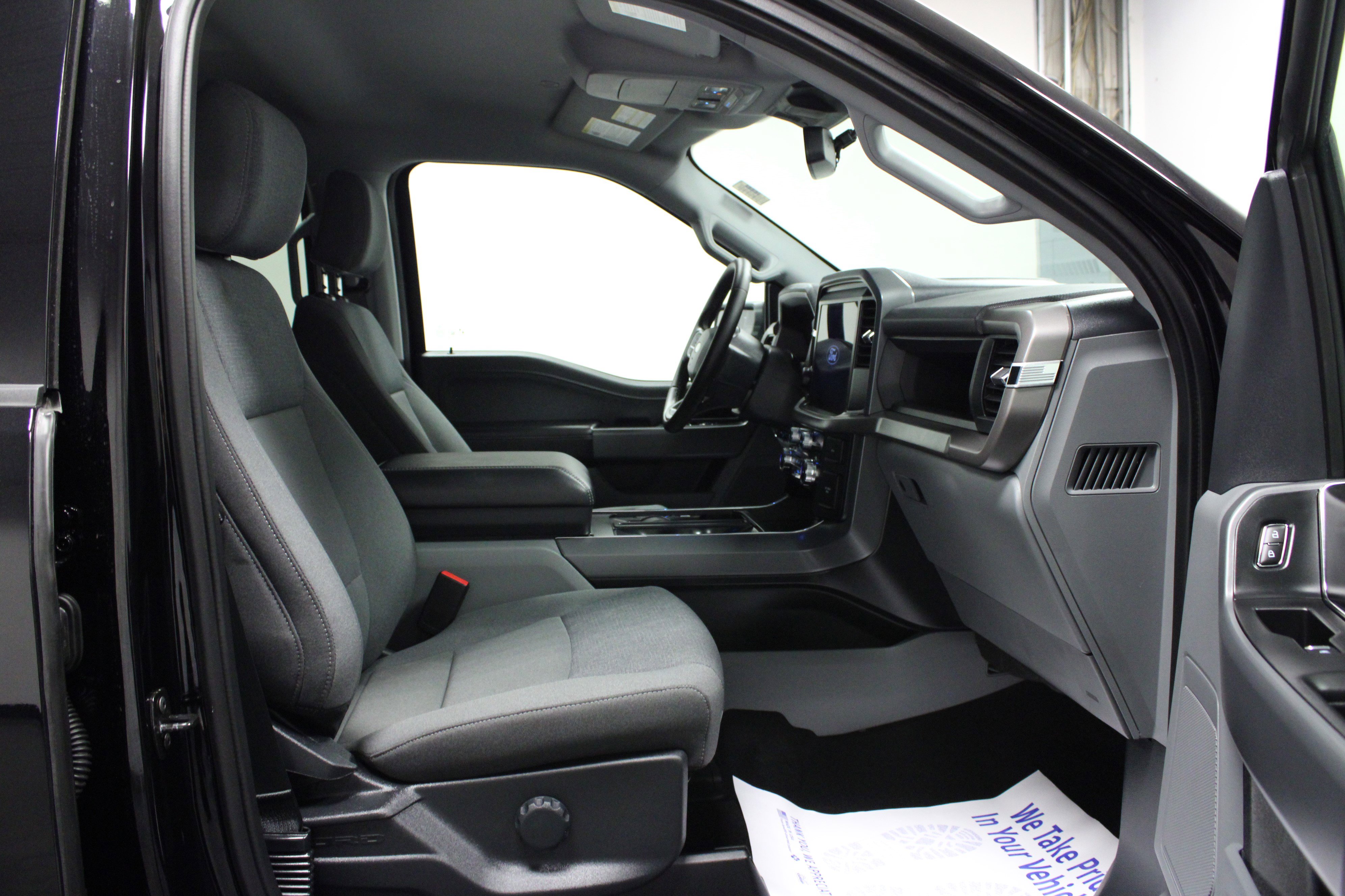Used 2025 Ford F150 Lightning XLT AWD/4WD image 16