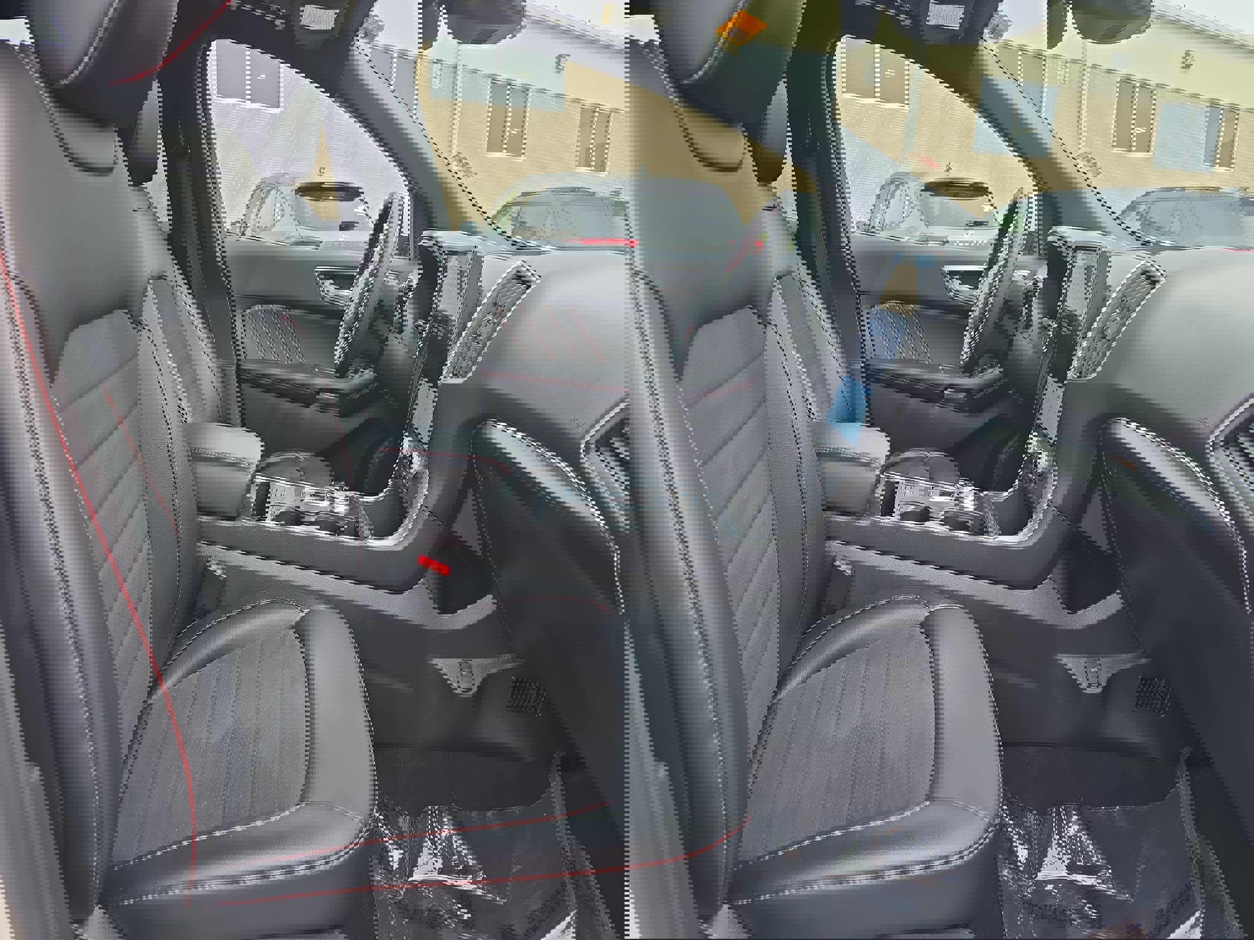 Used 2024 Ford Edge ST-Line image 10