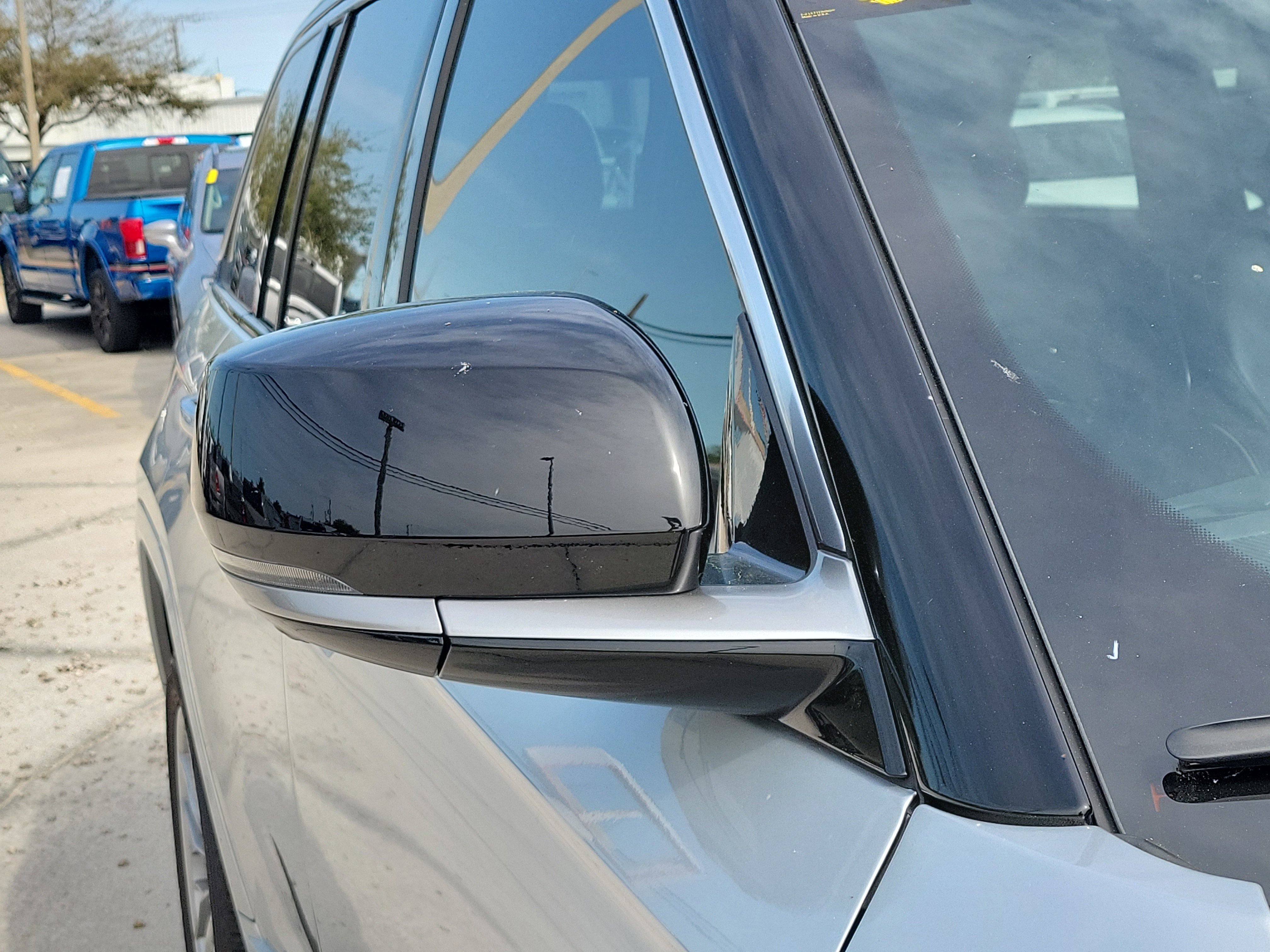 Used 2024 Jeep Grand Cherokee Summit w/ Luxury Tech Group V image 9